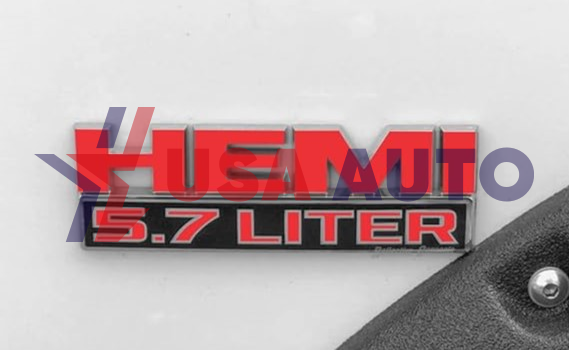 ემბლემა HEMI 5.7 LITER 122x42mm წითელი (რკინა)